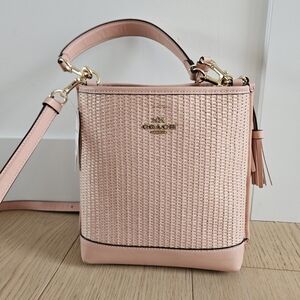 Coach Woven Straw Bucket Crossbody Bag Pink Leather Tassel NWT Summer Raffia
